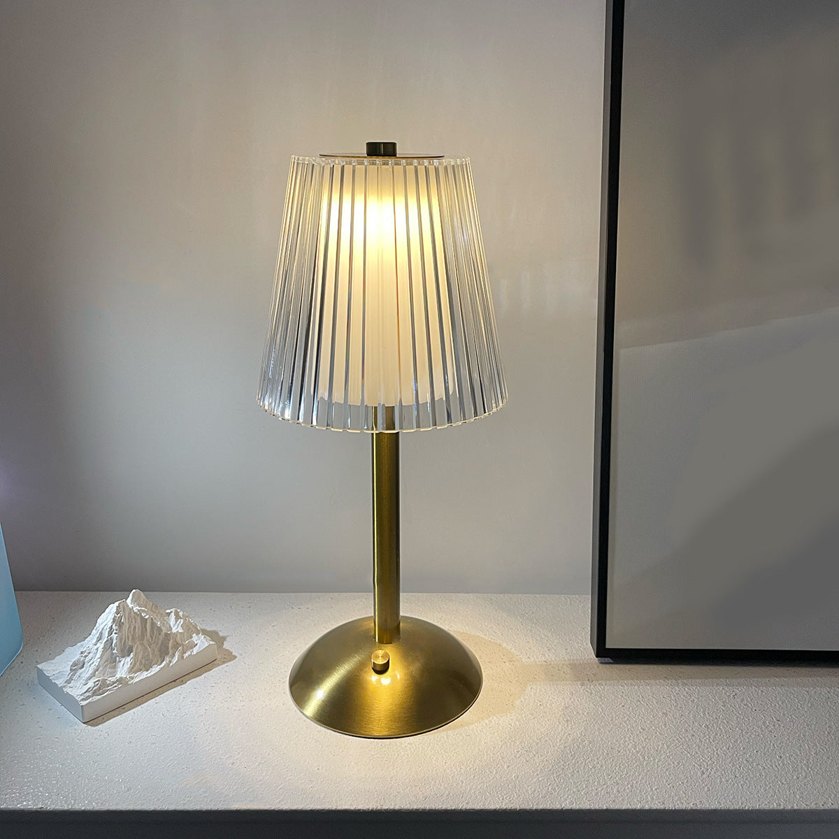 Aurora — Crystal Glass Table Lamp